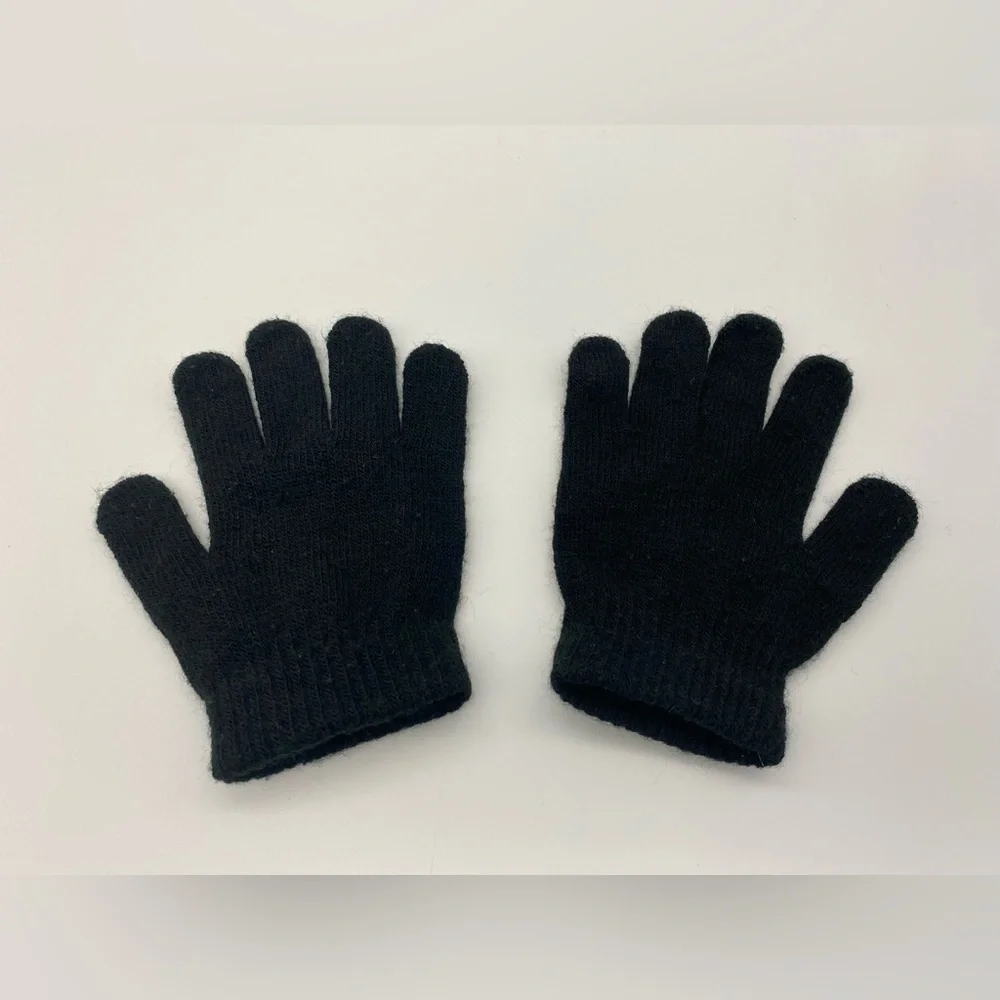 Small Boy’s Winter Football Graphic Black Gloves - Picture 3 of 6